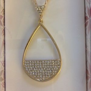 Jessica Simpson Necklace/Earrings Set